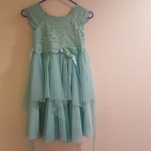Girls dress